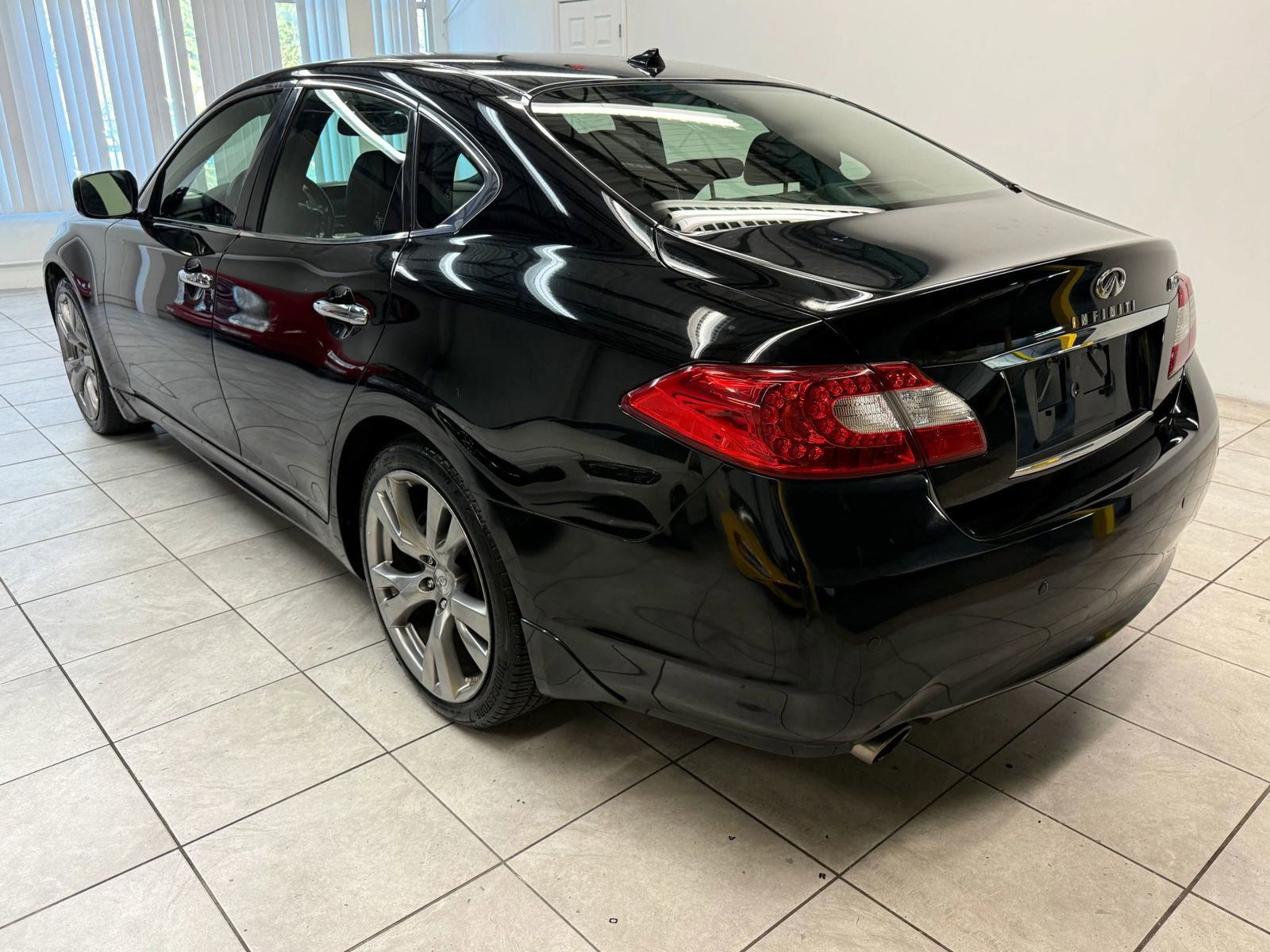 Used 2013 INFINITI M37 w/ Premium Pkg RWD image 7