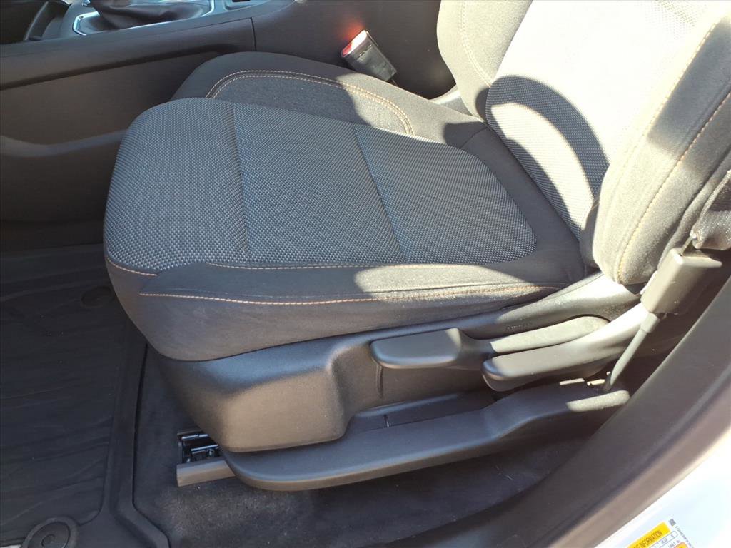 Used 2021 Chevrolet Traverse LS image 16