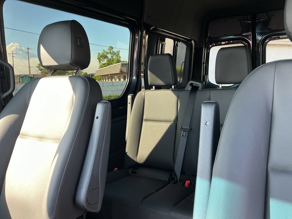 Used 2025 Mercedes-Benz Sprinter 2500 image 12