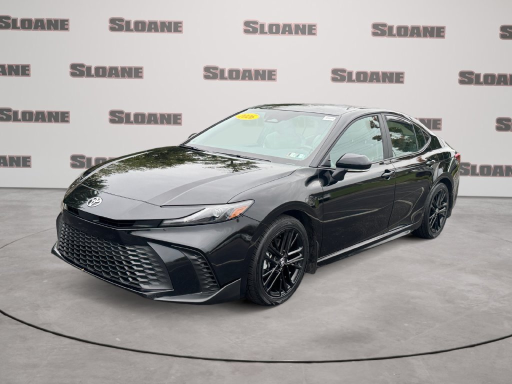Used 2026 Toyota Camry SE FWD image 1