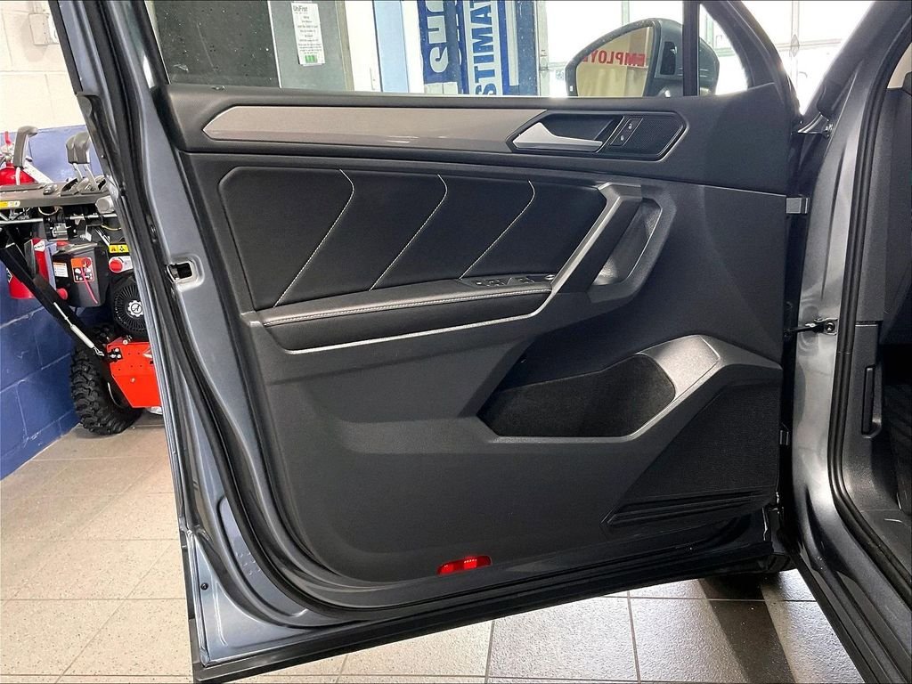 Certified 2023 Volkswagen Tiguan SE AWD/4WD image 9