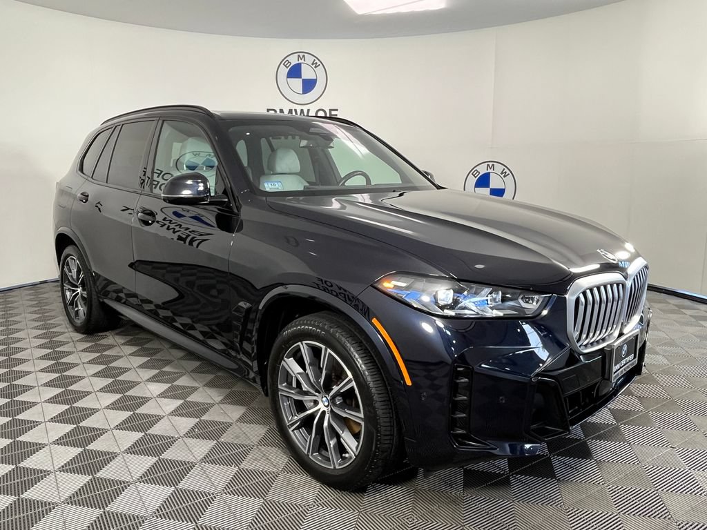 Used 2024 BMW X5 xDrive40i w/ M Sport Package AWD/4WD image 1