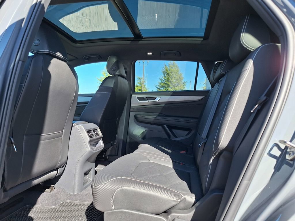 New 2026 Volkswagen Atlas Cross Sport SE image 11