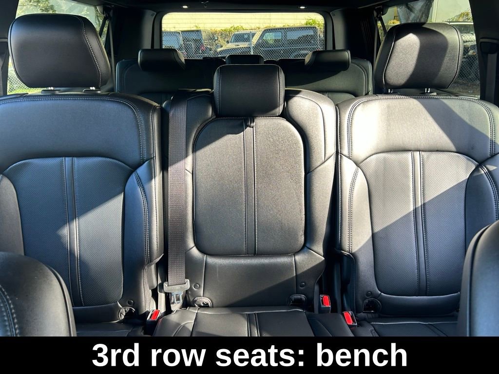 Certified 2024 Jeep Wagoneer L Base image 15