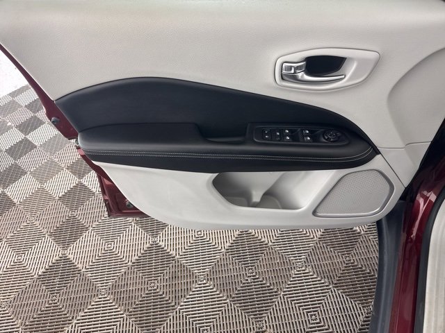 Used 2020 Jeep Compass Latitude image 18