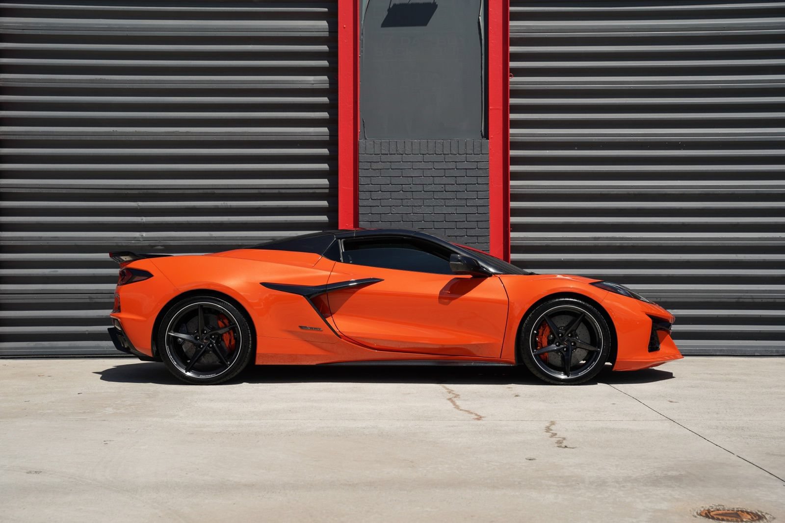 Used 2025 Chevrolet Corvette E-Ray w/ Stealth Interior Trim Package AWD/4WD image 10