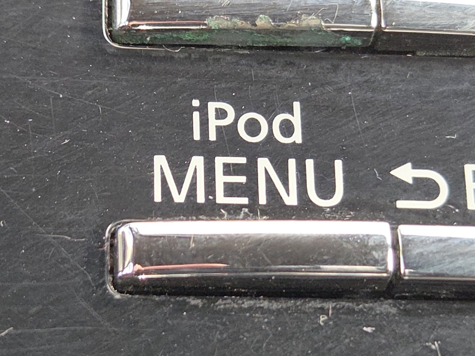 Used 2017 Nissan Rogue SV image 3