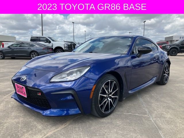 Used 2023 Toyota GR86 RWD image 3