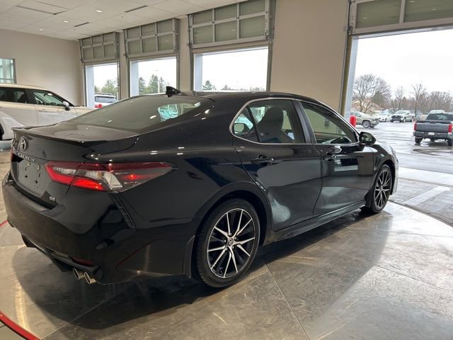 Used 2023 Toyota Camry SE image 7