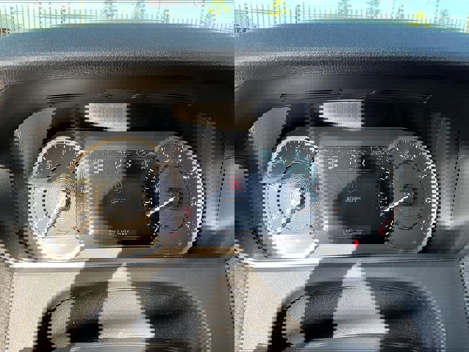 Used 2023 Land Rover Range Rover Velar R-Dynamic S image 21