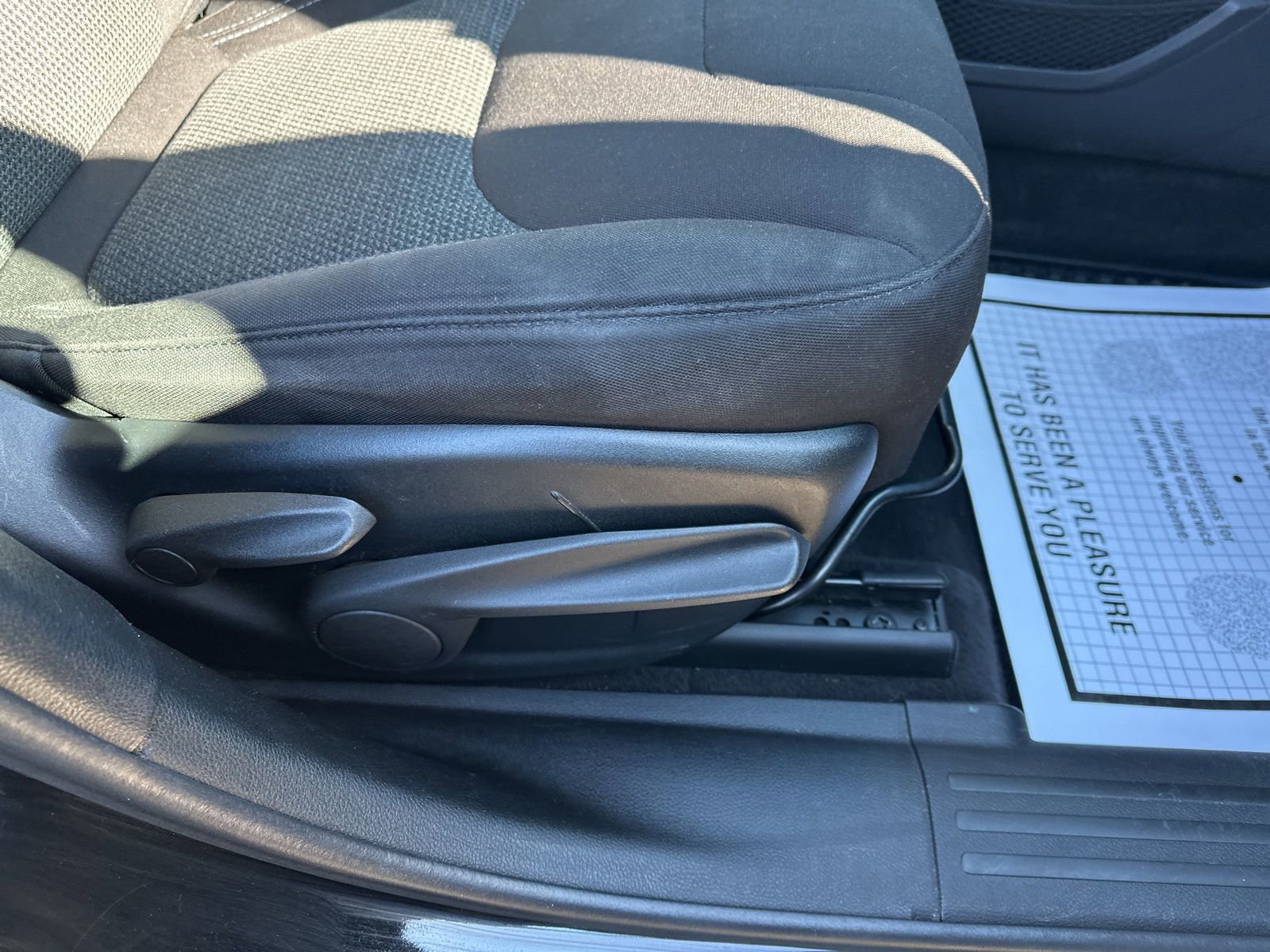 Used 2019 Jeep Cherokee Latitude w/ Cold Weather Group image 32