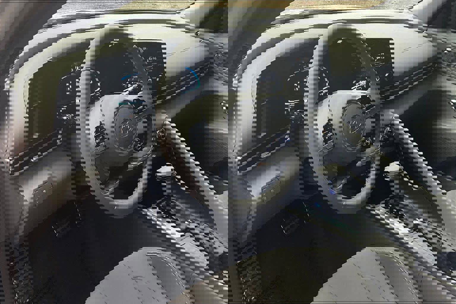 Certified 2025 Hyundai Elantra Sport image 18