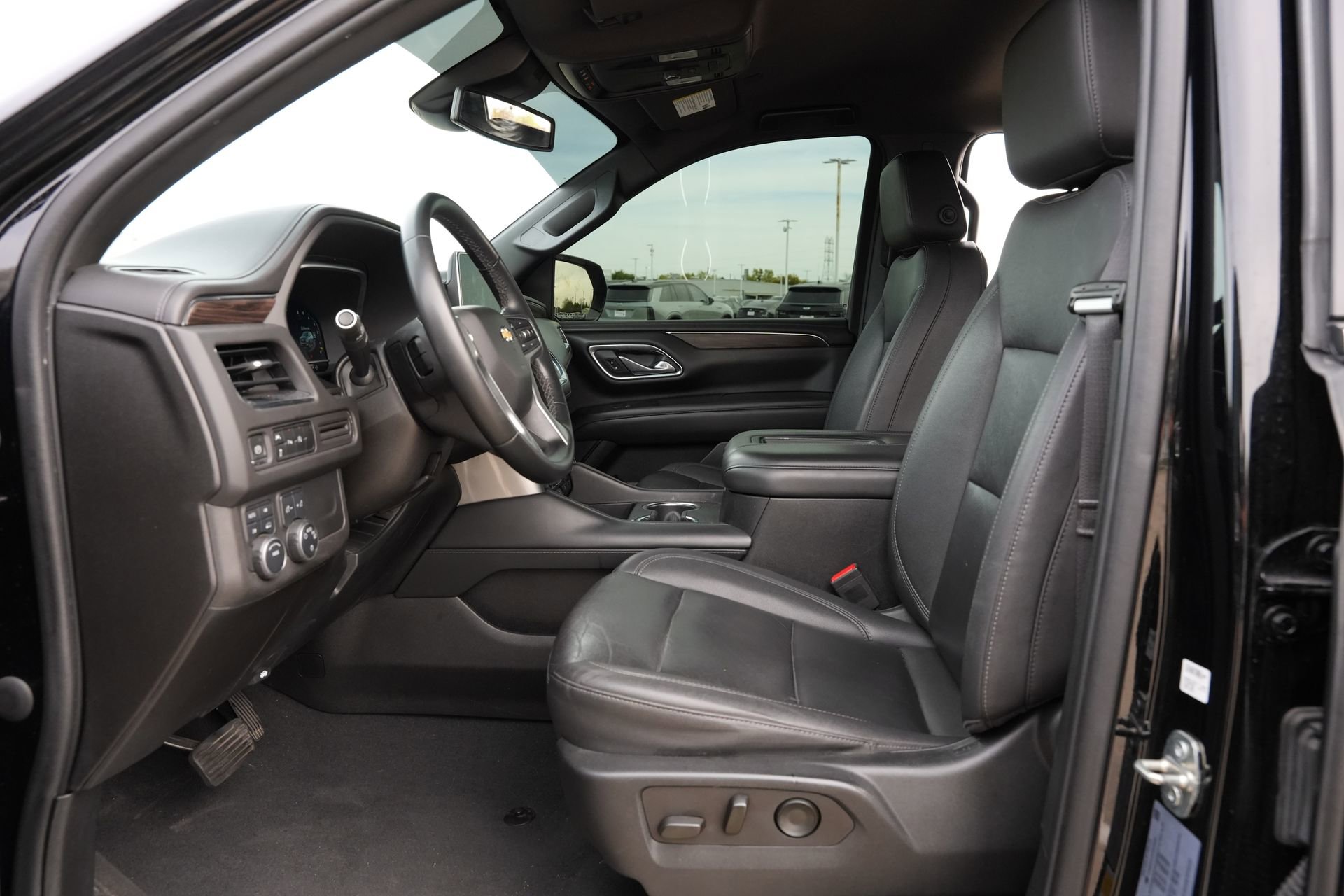 Used 2023 Chevrolet Suburban LT AWD/4WD image 18