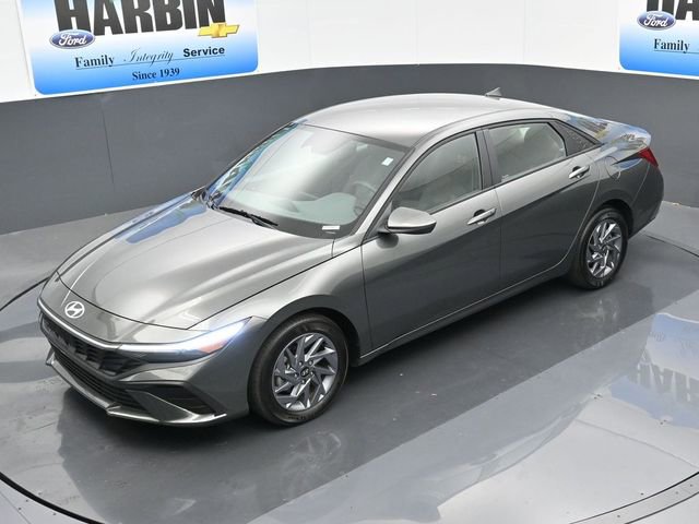 Used 2024 Hyundai Elantra SEL image 23