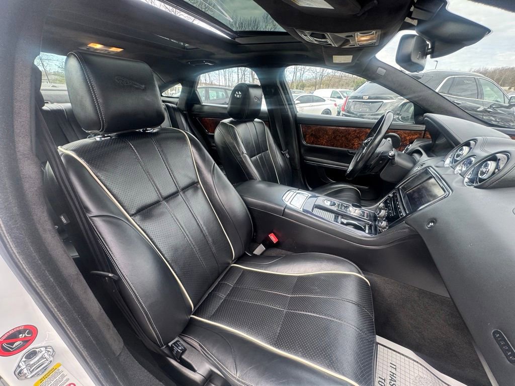 Used 2013 Jaguar XJ AWD image 19