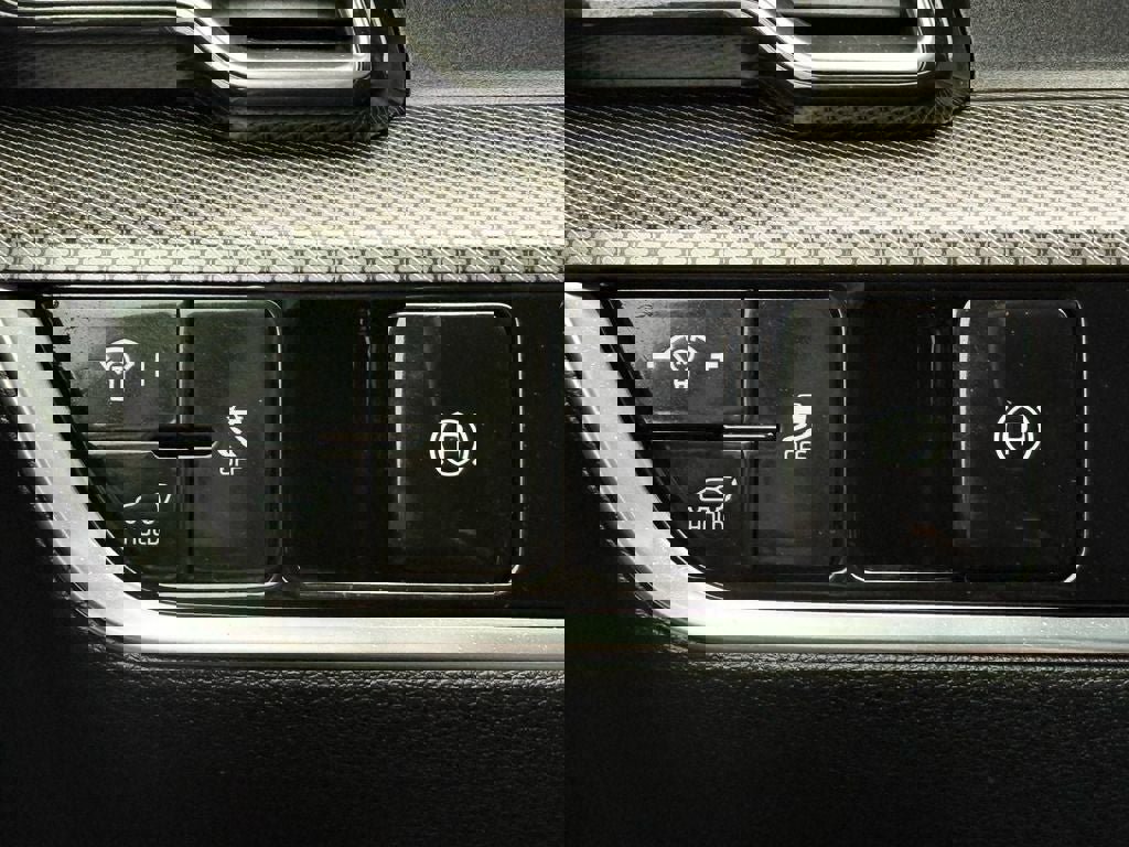 Used 2023 Kia Sportage SX image 18