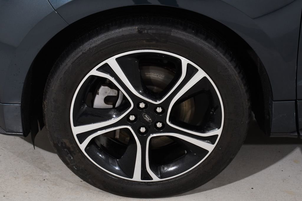 Used 2022 Ford Edge ST image 23