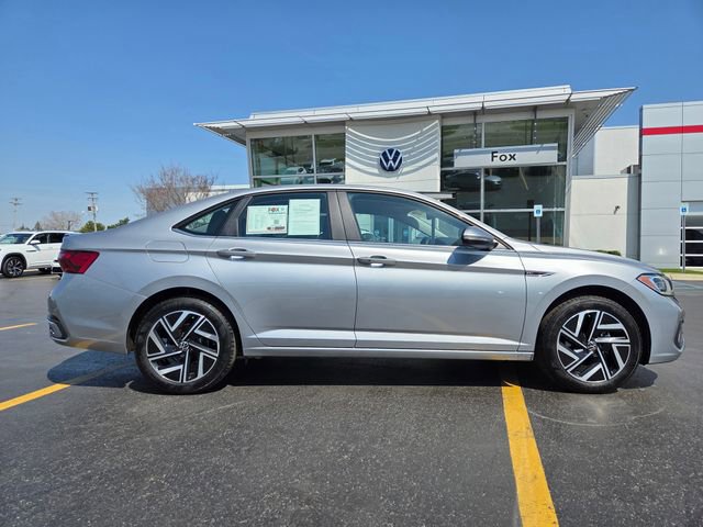 Certified 2023 Volkswagen Jetta SEL FWD image 10