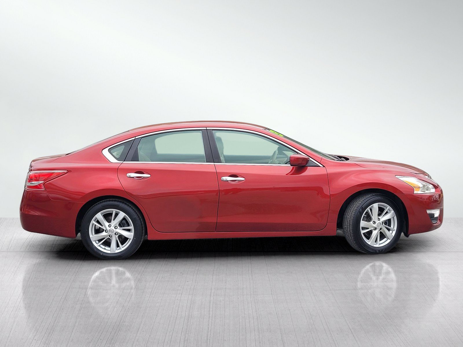 Used 2013 Nissan Altima 2.5 SV FWD image 3
