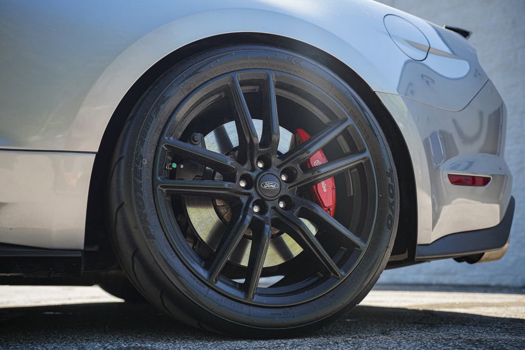 Used 2020 Ford Mustang Shelby GT500 w/ Technology Package RWD image 19