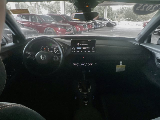 Certified 2025 Honda HR-V Sport image 28