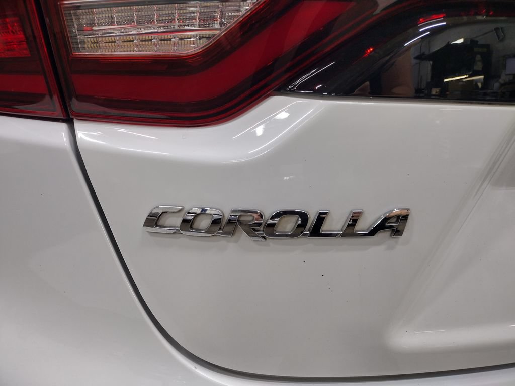 Used 2021 Toyota Corolla LE FWD image 16