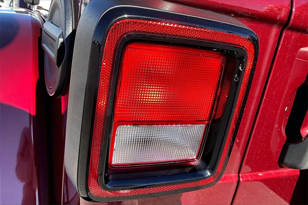 Used 2021 Jeep Wrangler Unlimited Rubicon image 25