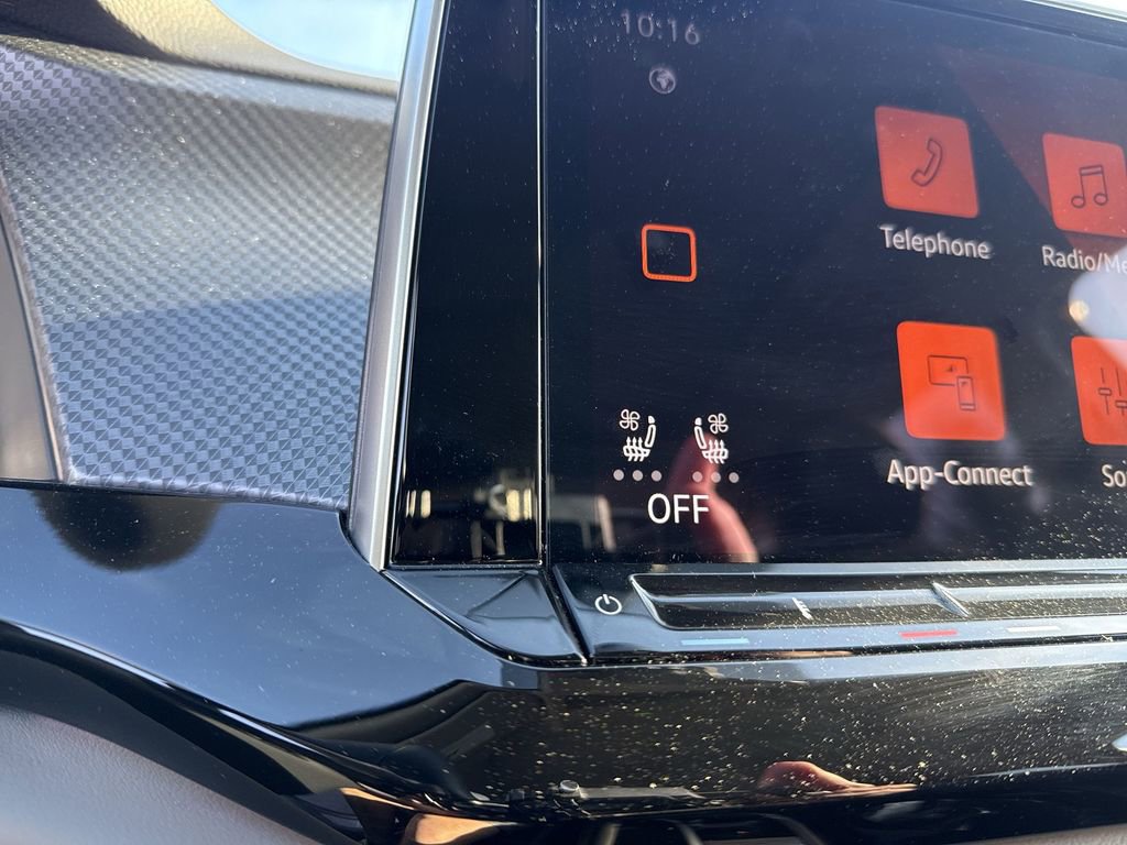 Used 2025 Volkswagen Atlas Peak Edition SE image 36