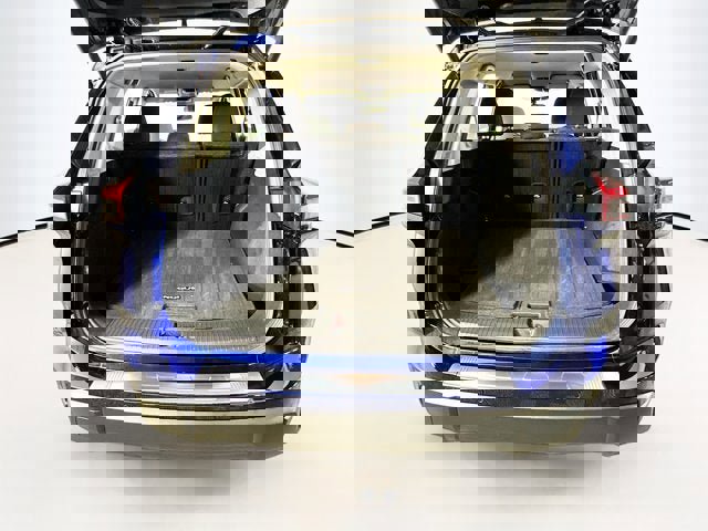 Certified 2025 Nissan Rogue SV image 24