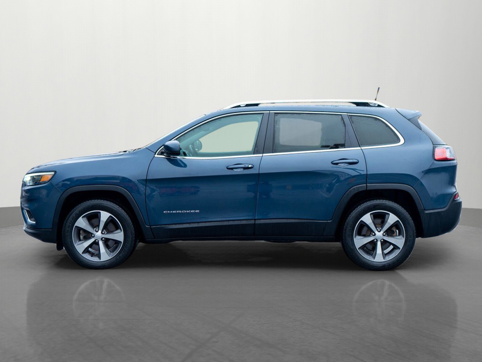Used 2021 Jeep Cherokee Limited image 4