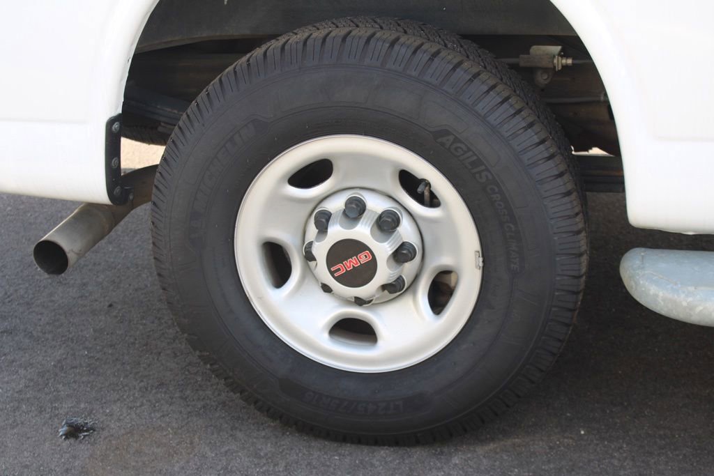 Used 2023 GMC Savana 2500 w/ Driver Convenience Package RWD image 12