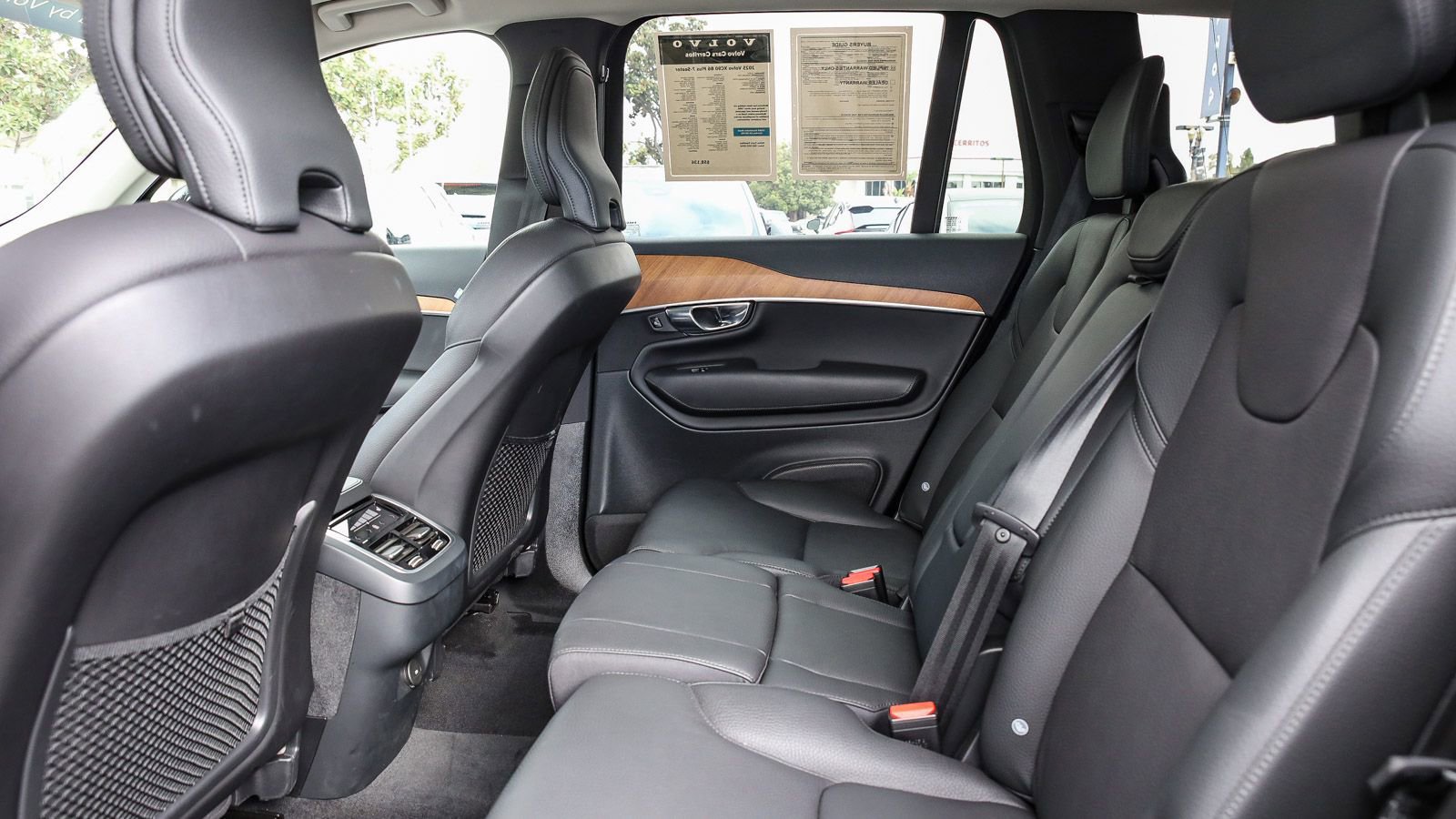 Used 2025 Volvo XC90 B6 Plus image 18