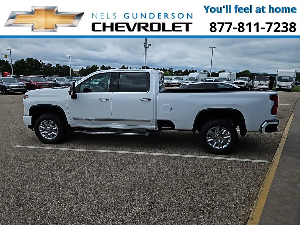 Used 2024 Chevrolet Silverado 3500 High Country w/ Z71 Off-Road Package AWD/4WD image 4