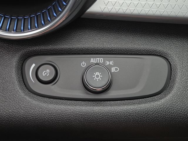 New 2026 Chevrolet Trax LT w/ Midnight Edition FWD image 10