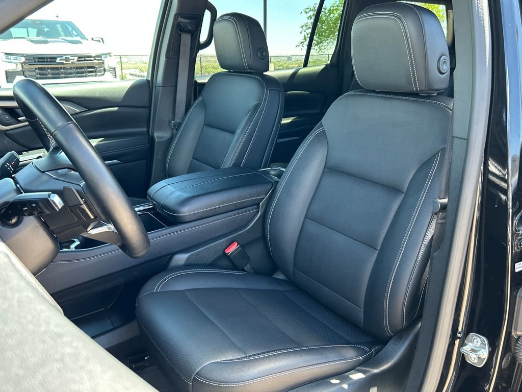 Used 2025 Chevrolet Traverse LT AWD/4WD image 15