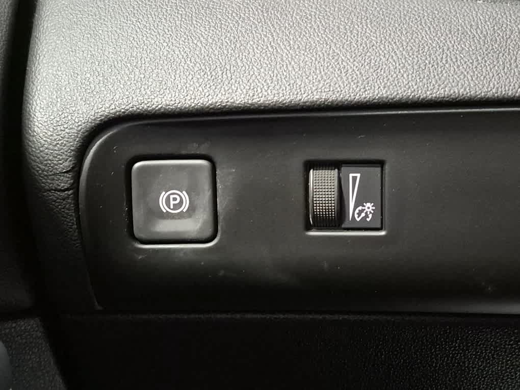 Used 2023 Buick Enclave Essence AWD/4WD image 21