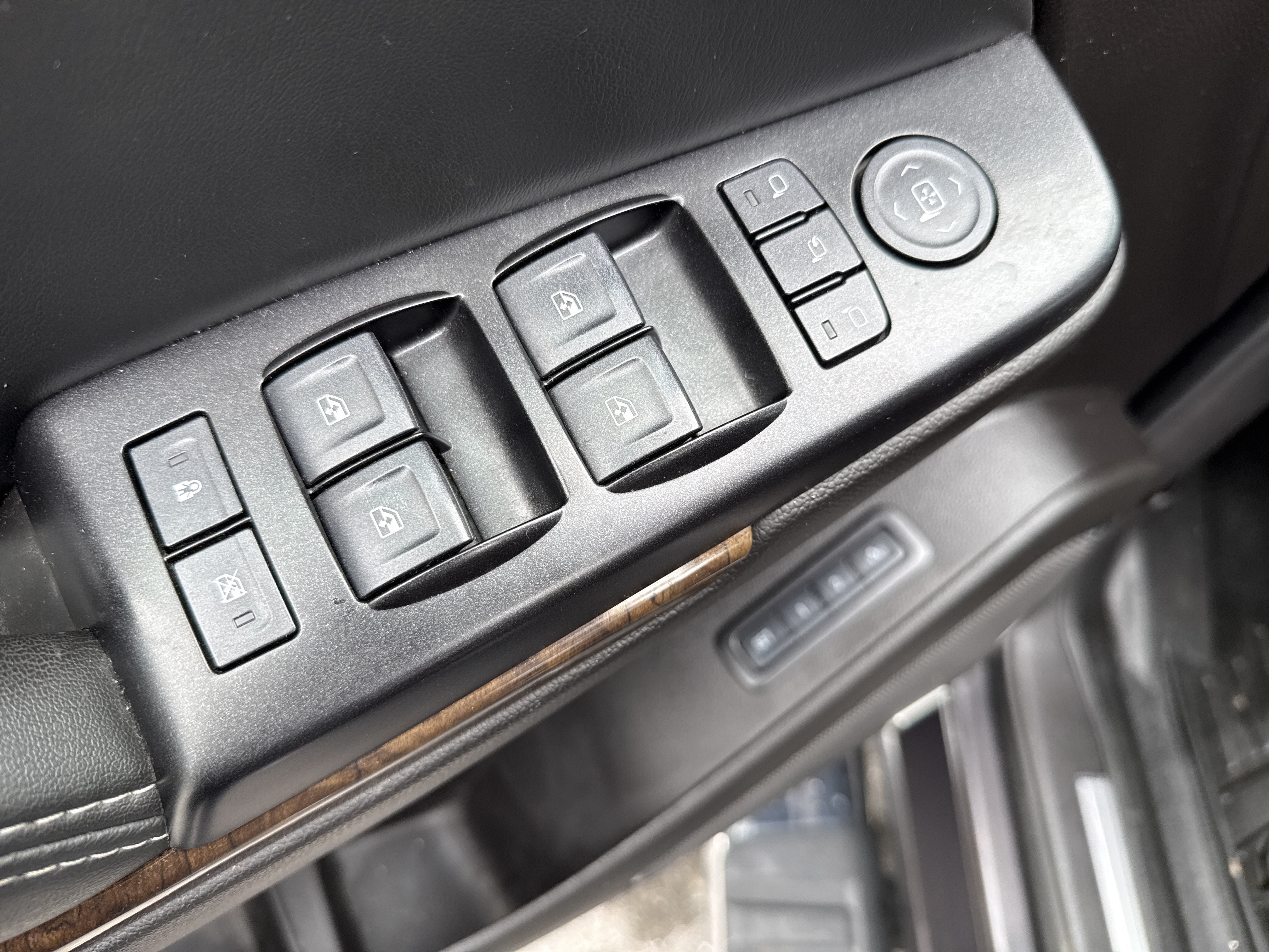 Used 2016 Chevrolet Suburban LT AWD/4WD image 19