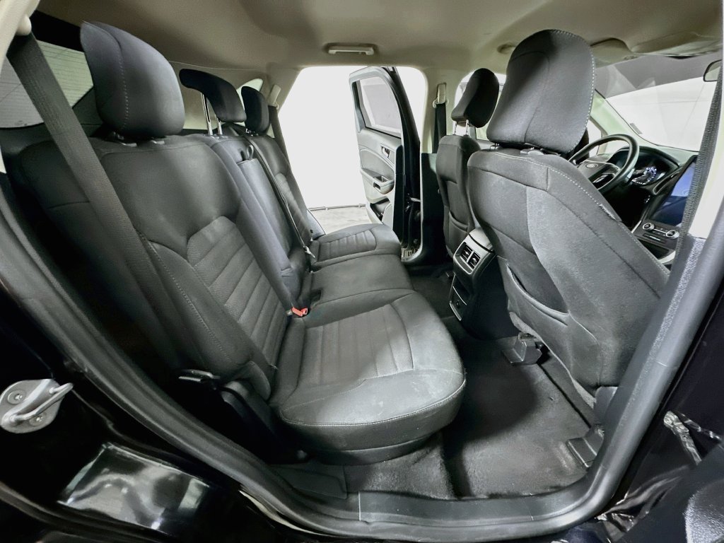 Used 2024 Ford Edge SE w/ Black Appearance Package AWD/4WD image 12