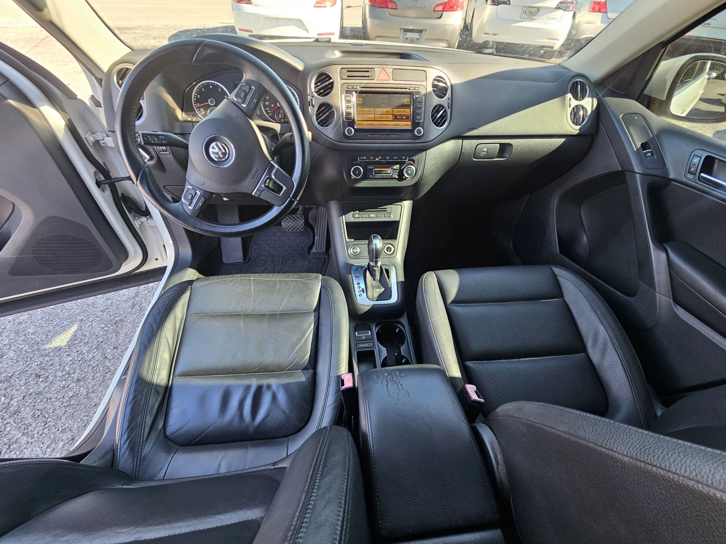 Used 2011 Volkswagen Tiguan SEL image 15