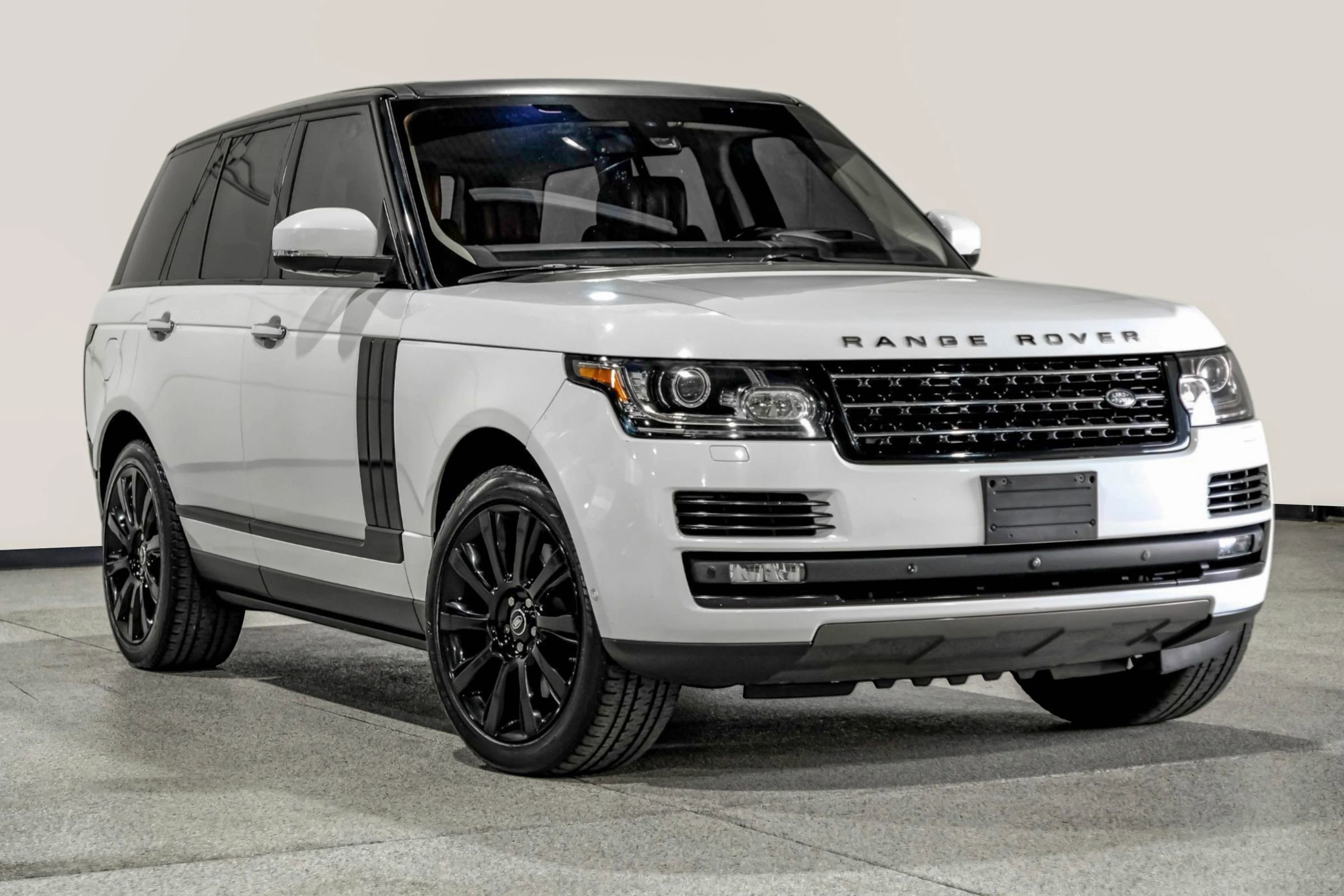 Used 2016 Land Rover Range Rover Autobiography image 5