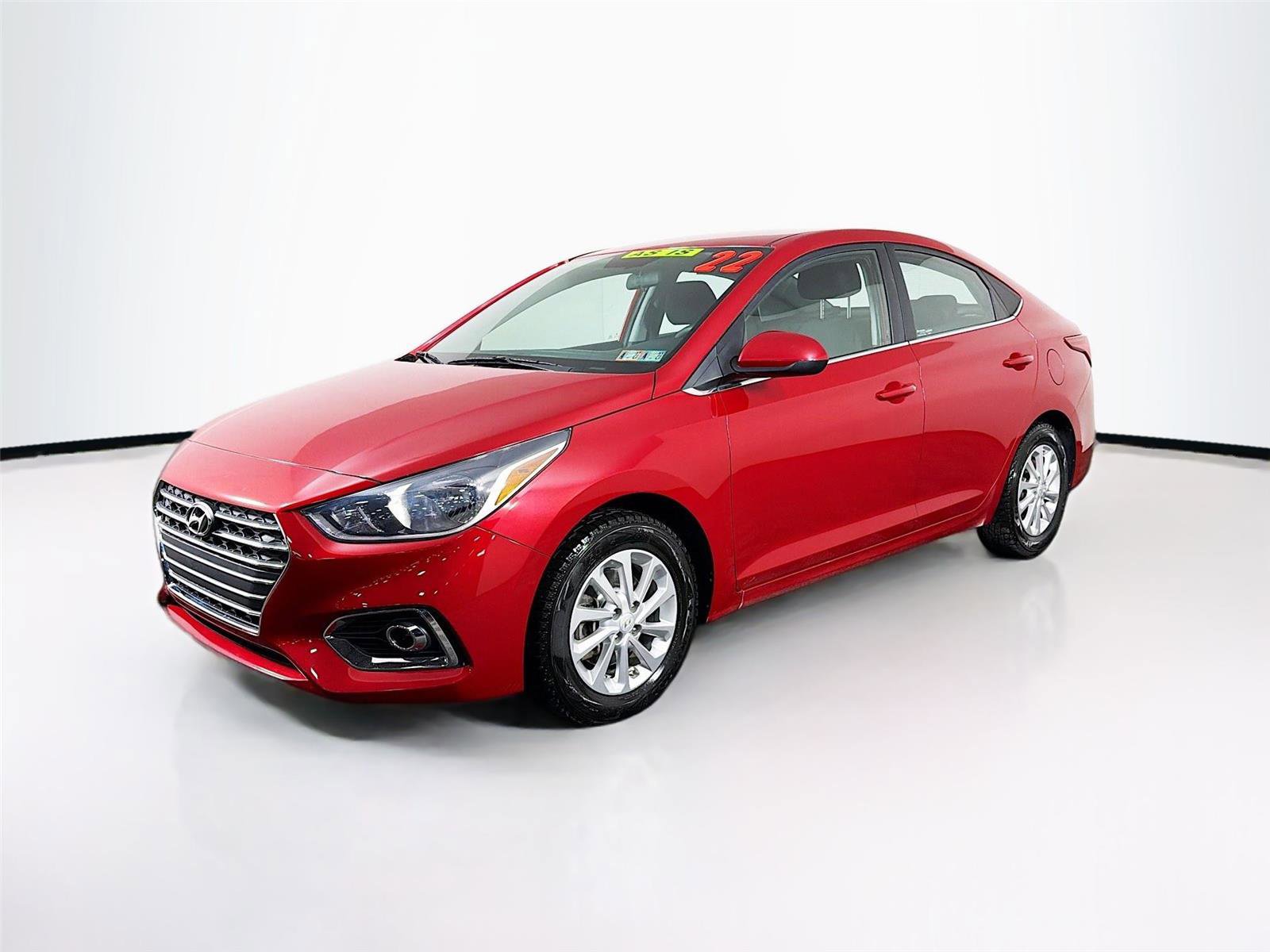 Used 2022 Hyundai Accent SEL FWD image 3