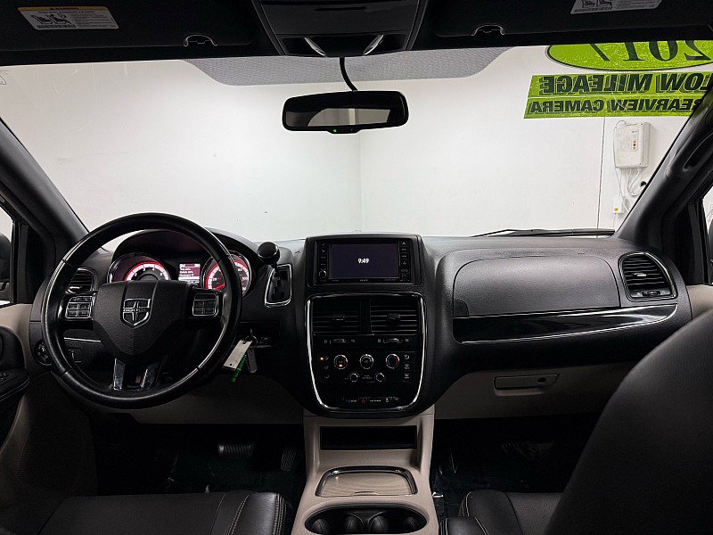 Used 2017 Dodge Grand Caravan SXT w/ Rear Park Assist Package image 22