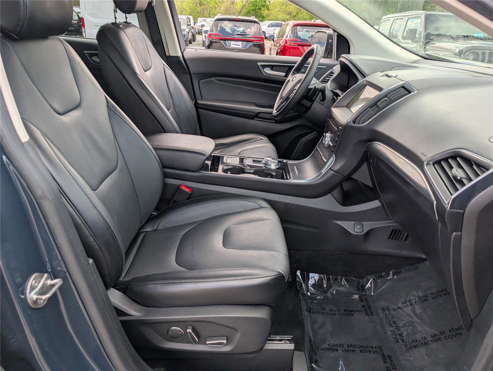 Used 2019 Ford Edge Titanium w/ Cold Weather Package AWD/4WD image 11