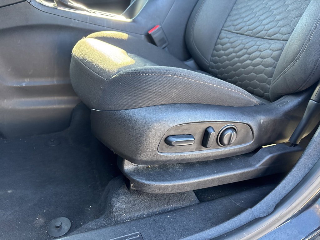 Used 2019 Chevrolet Equinox LT image 20