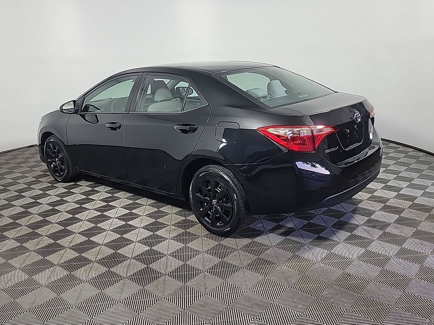 Used 2019 Toyota Corolla LE FWD image 9