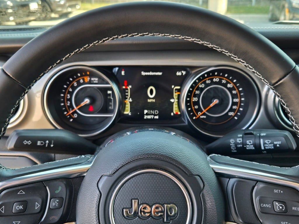 Certified 2022 Jeep Wrangler Unlimited Sahara image 32