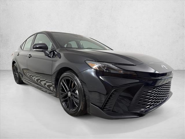 Used 2025 Toyota Camry SE FWD image 1