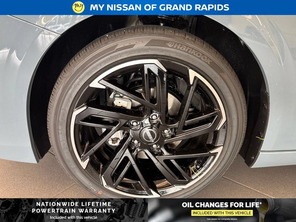 New 2026 Nissan Sentra SR w/ Floor Mat Package FWD image 7
