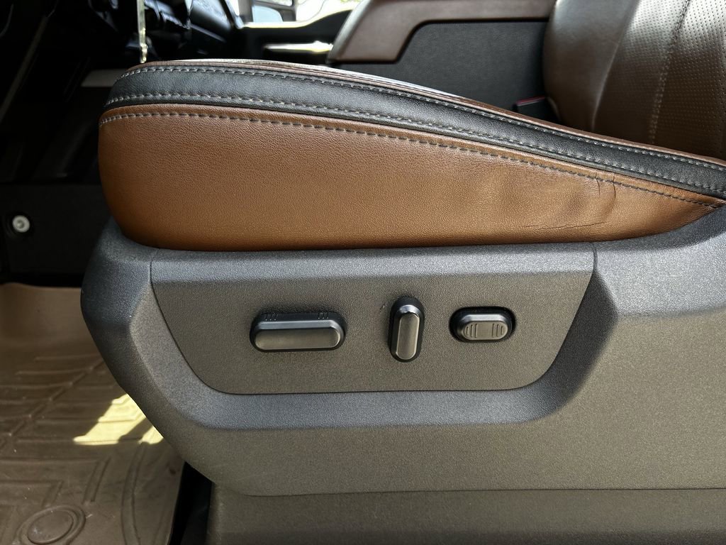 Used 2015 Ford F250 Platinum AWD/4WD image 28
