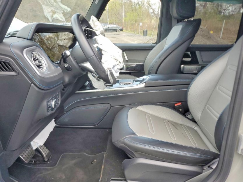 Used 2025 Mercedes-Benz G 580 w/ EQ Technology image 6